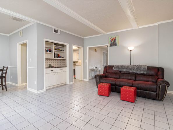 1404 Walnut Bend Lane 23, Houston TX 77042