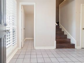 1404 Walnut Bend Lane 23, Houston TX 77042