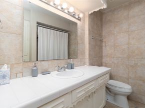 1404 Walnut Bend Lane 23, Houston TX 77042