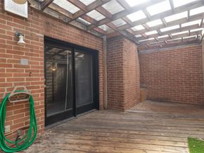 1404 Walnut Bend Lane 23, Houston TX 77042