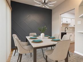 1818 Augusta Drive 13, Houston TX 77057