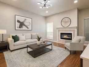 1818 Augusta Drive 13, Houston TX 77057