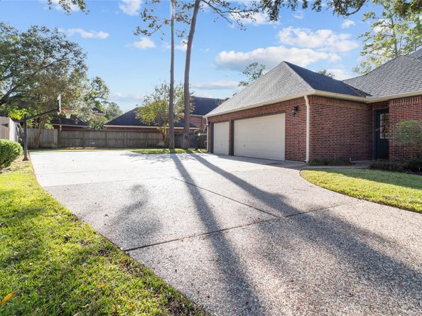 11807 Primwood Drive, Houston TX 77070