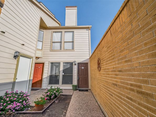 2277 S Kirkwood Road 1002, Houston TX 77077