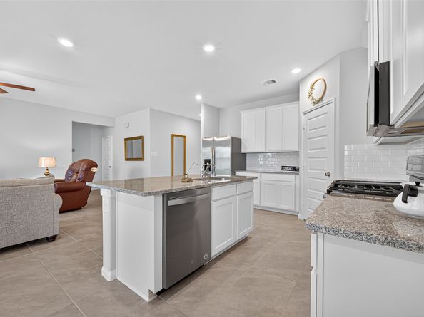 2322 E Winding Pines Drive, Tomball TX 77375