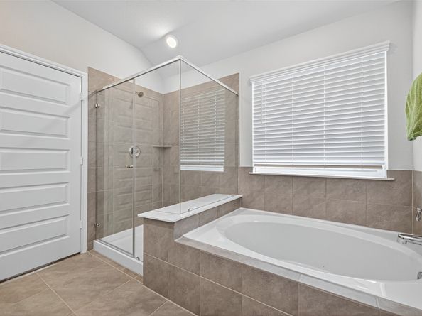 2322 E Winding Pines Drive, Tomball TX 77375