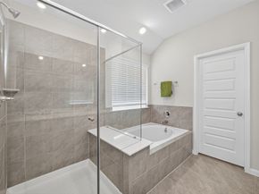 2322 E Winding Pines Drive, Tomball TX 77375