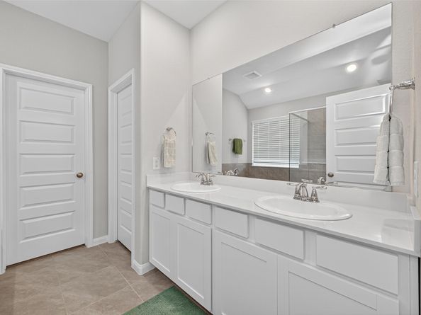 2322 E Winding Pines Drive, Tomball TX 77375