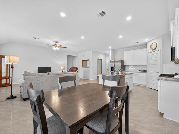 2322 E Winding Pines Drive, Tomball TX 77375