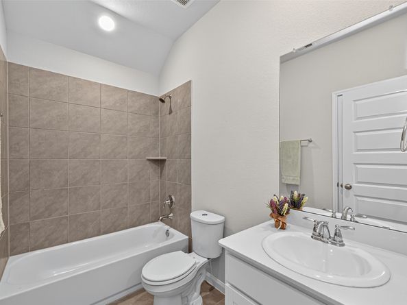 2322 E Winding Pines Drive, Tomball TX 77375