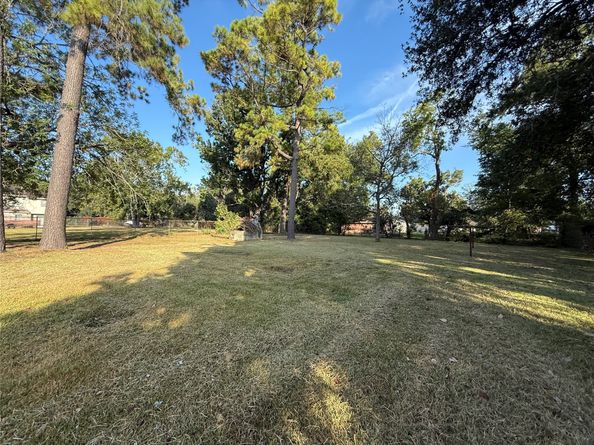 7325 Ley Road, Houston TX 77028