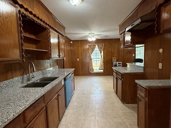 7325 Ley Road, Houston TX 77028