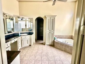 38 HILLOCK WOODS Drive, The Woodlands TX 77380