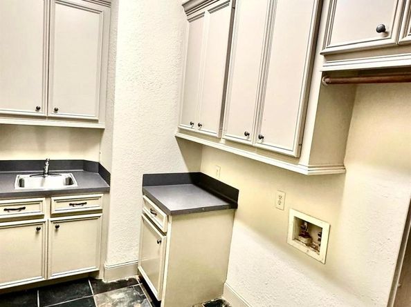 38 HILLOCK WOODS Drive, The Woodlands TX 77380