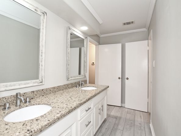 214 W Sutton Square, Stafford TX 77477