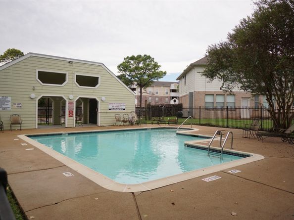 6602 Harbor Town Drive 1202, Houston TX 77036