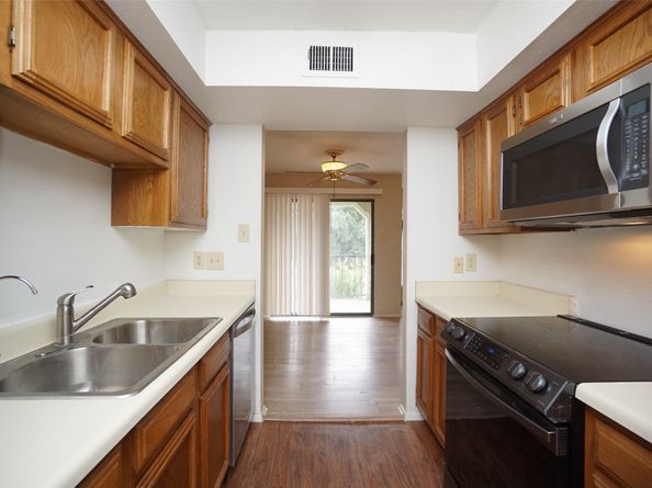 6602 Harbor Town Drive 1202, Houston TX 77036