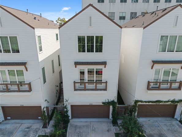 2532 Ohsfeldt Street, Houston TX 77008