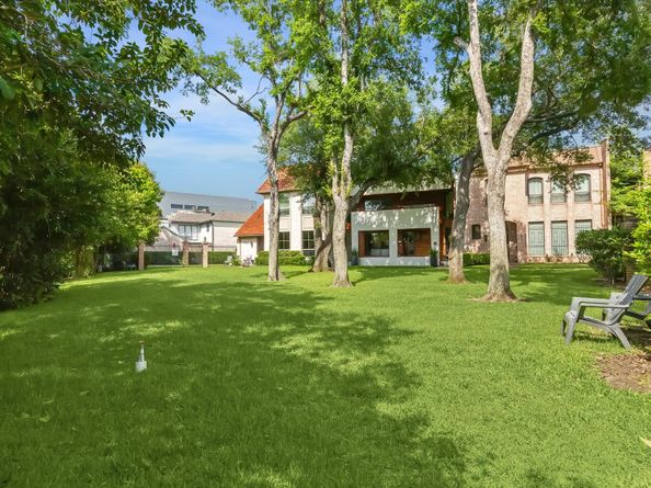 7924 Woodway Drive, Houston TX 77063