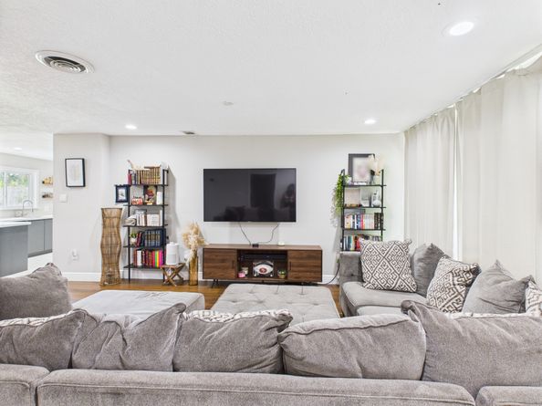 9202 Bintliff Drive, Houston TX 77074