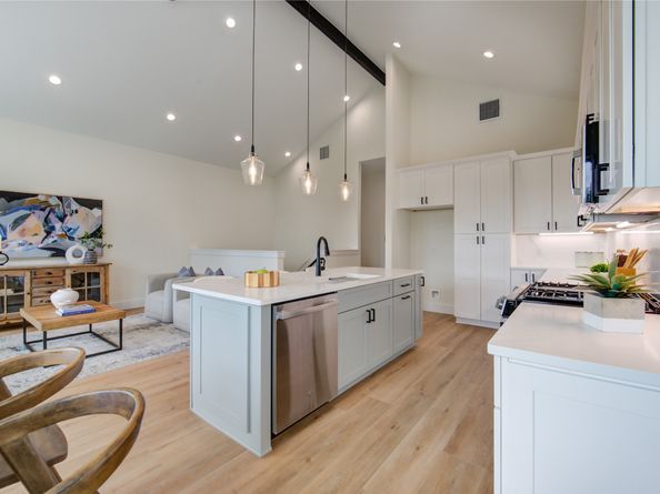 6121 Pacific Forest, Houston TX 77091