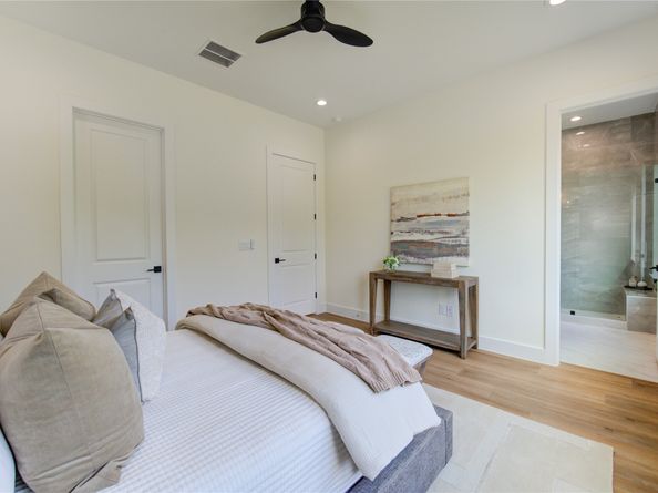 6121 Pacific Forest, Houston TX 77091