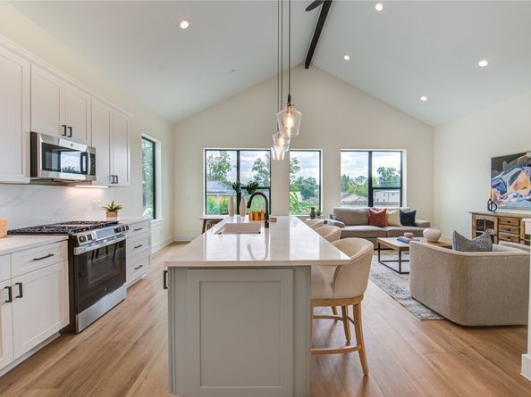 6121 Pacific Forest, Houston TX 77091