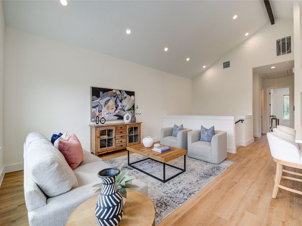 6121 Pacific Forest, Houston TX 77091