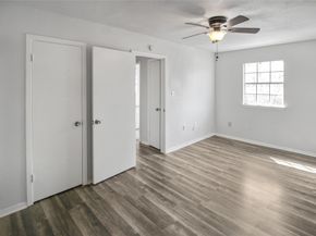 10322 Nold Drive, Houston TX 77016