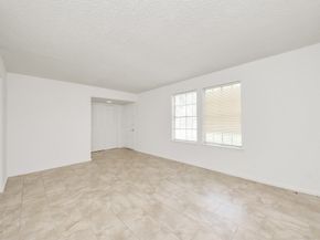 10372 Hammerly Boulevard 25, Houston TX 77043