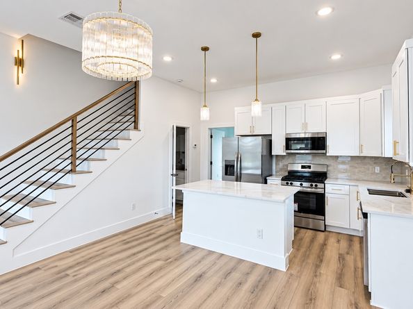 9011 Surry Street, Houston TX 77028