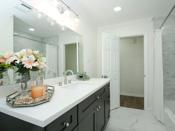 5313 De Lange Lane, Houston TX 77092