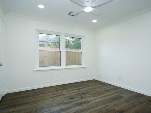 5313 De Lange Lane, Houston TX 77092