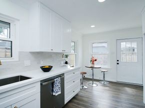5313 De Lange Lane, Houston TX 77092