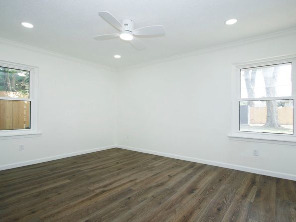 5313 De Lange Lane, Houston TX 77092