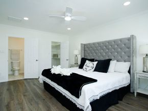 5313 De Lange Lane, Houston TX 77092