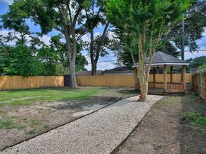 5313 De Lange Lane, Houston TX 77092