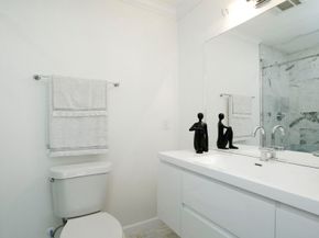 5313 De Lange Lane, Houston TX 77092