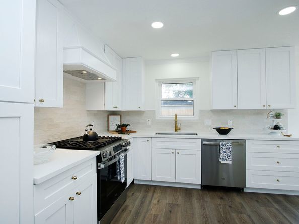 5313 De Lange Lane, Houston TX 77092