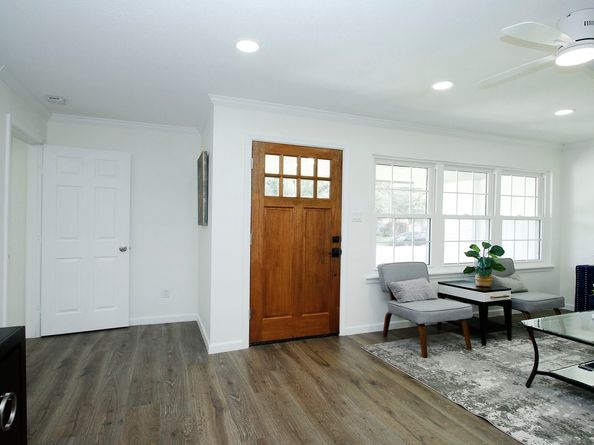 5313 De Lange Lane, Houston TX 77092