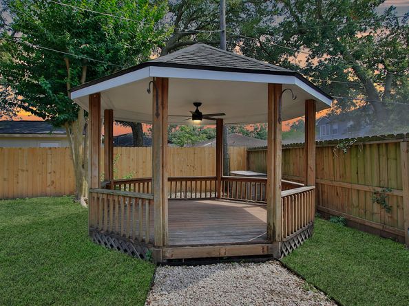5313 De Lange Lane, Houston TX 77092
