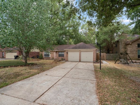 3318 Golden Willow Drive, Houston TX 77339