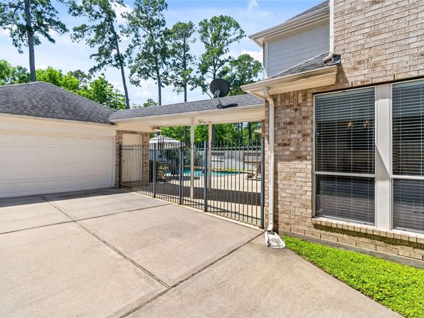 15923 Hurstfield Pointe Drive, Cypress TX 77429