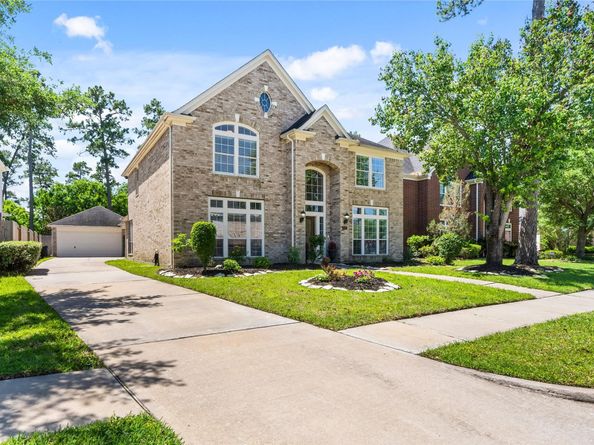 15923 Hurstfield Pointe Drive, Cypress TX 77429