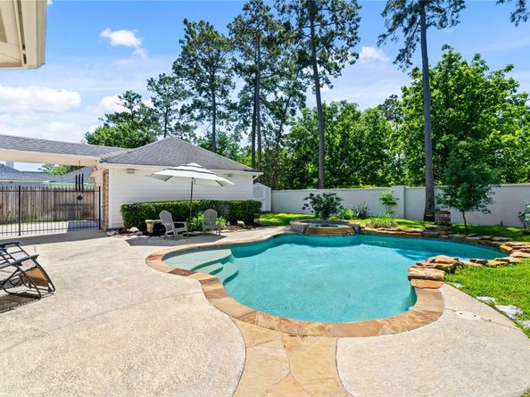 15923 Hurstfield Pointe Drive, Cypress TX 77429