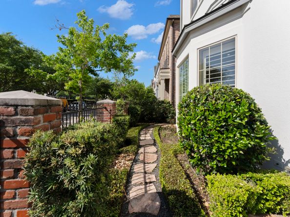 14 Jetty Point Drive, The Woodlands TX 77380