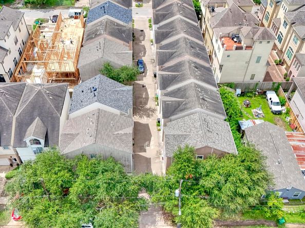 5916 Kansas Street B, Houston TX 77007