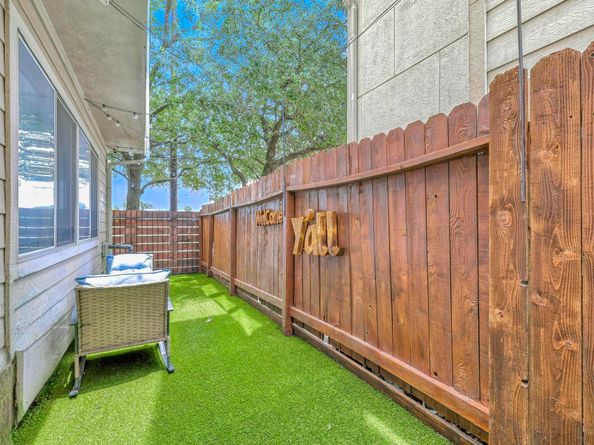 5916 Kansas Street B, Houston TX 77007