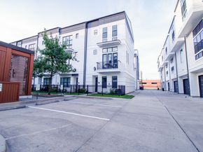 2920 Lamar St Street, Houston TX 77003