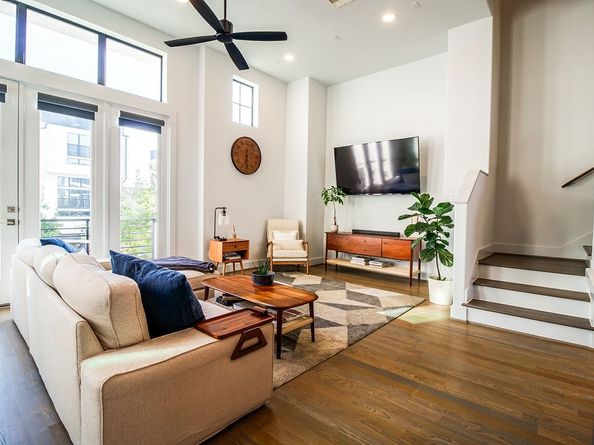 2920 Lamar St Street, Houston TX 77003